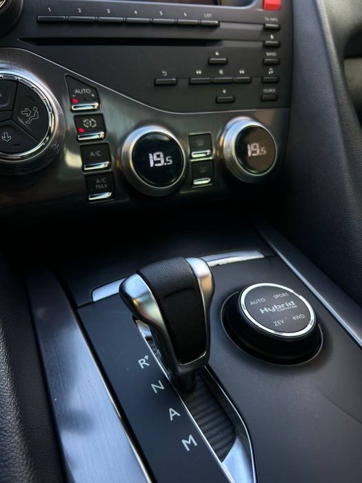 Ds5 гібрид/дизель ПОВНИЙ ПРИВІД 200к.с