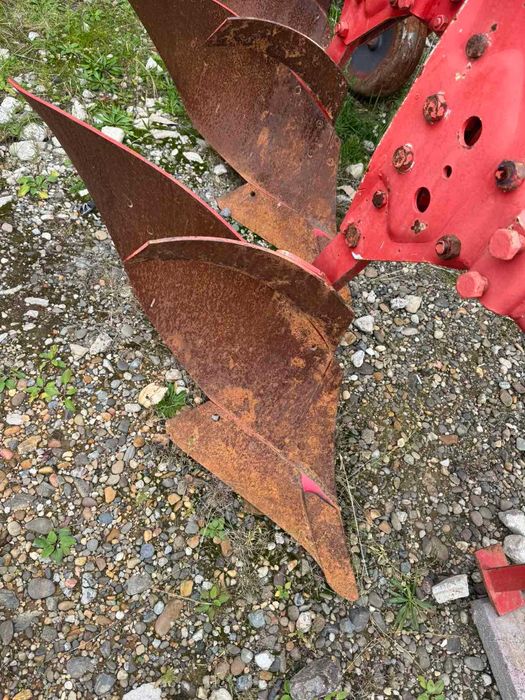 Оборотний плуг квернеленд