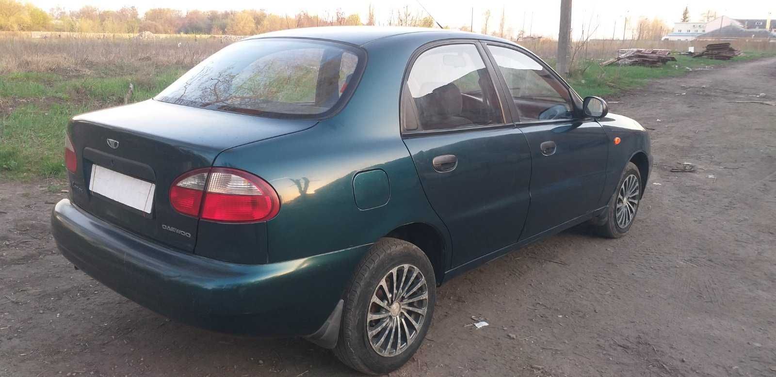 автомобиль Daewoo Lanos