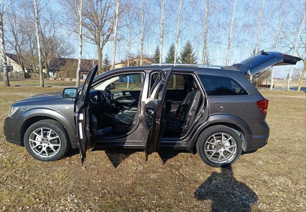 Fiat freemont sprzedaje z powodu wyjazdu za granice