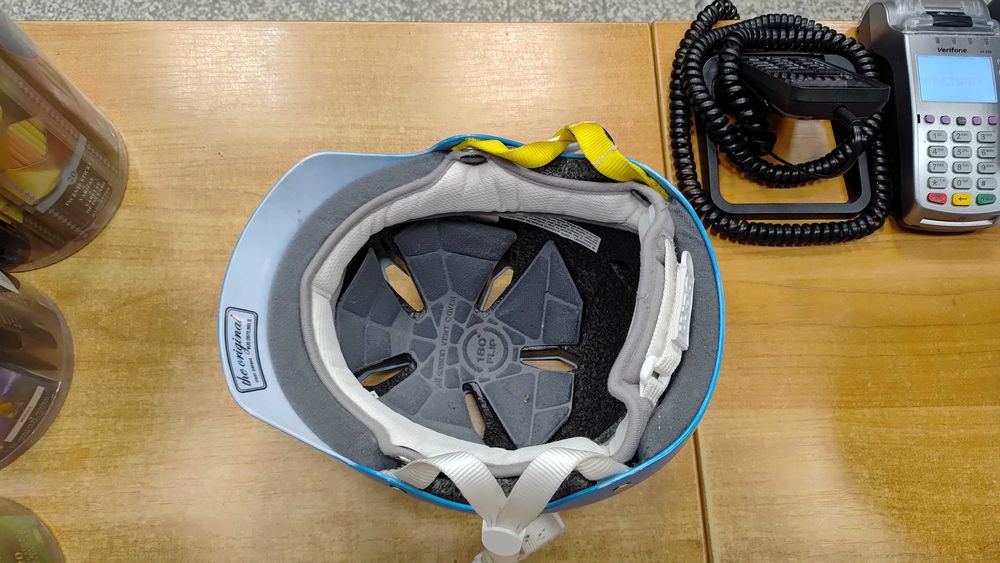 Kask snowboardowy BERN ( rozmiar S/M )