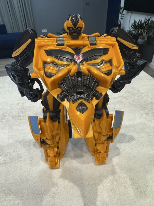Трансформер Bamblbi Бамблбі Hasbro, великий