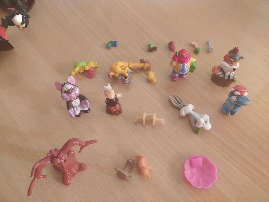 Игрушки из киндер сюрпризов