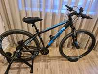 Bicicleta com rolo de treino