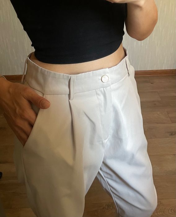 Брюки бежевые тонкие от  shein ,размер м