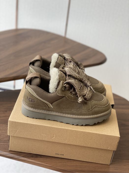 Кросівки з хутром Ugg Lowmell