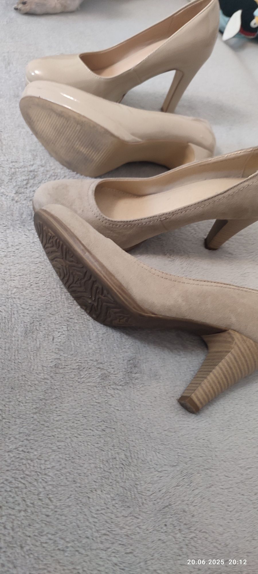 buty na obcasie beżowe, rozmiar 38