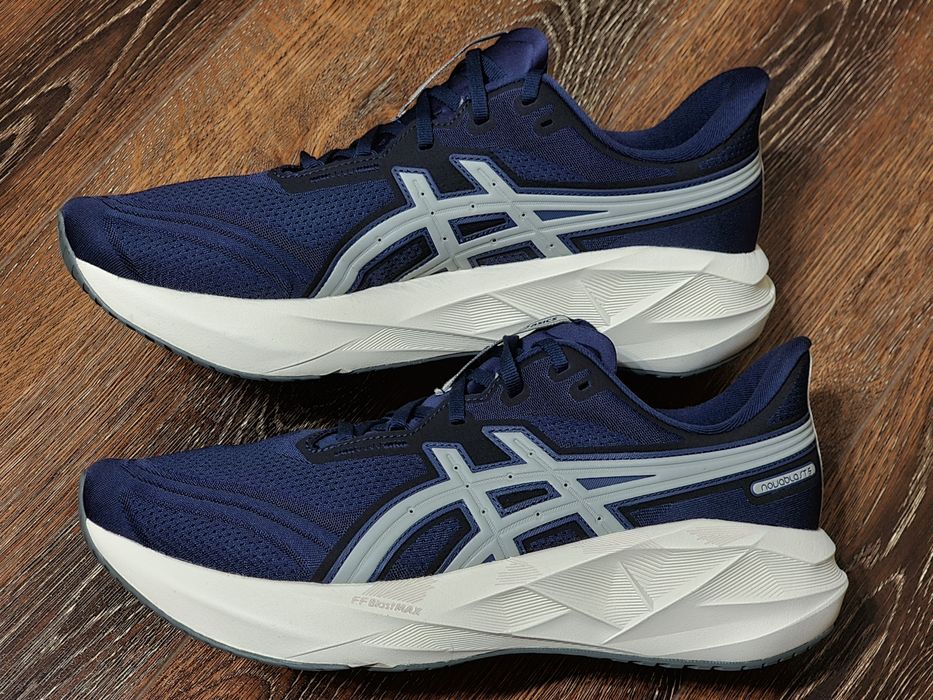 Оригінал 100% чоловічі кросівки asics novablast 5  eur 48