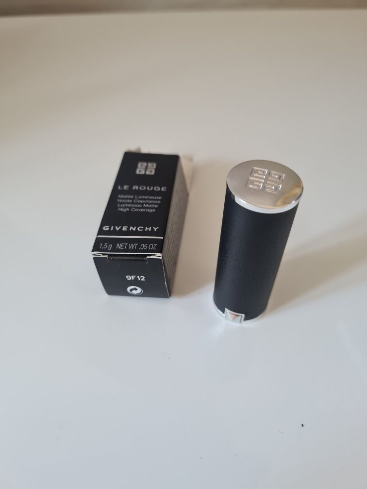 Givenchy pomadka czerwona