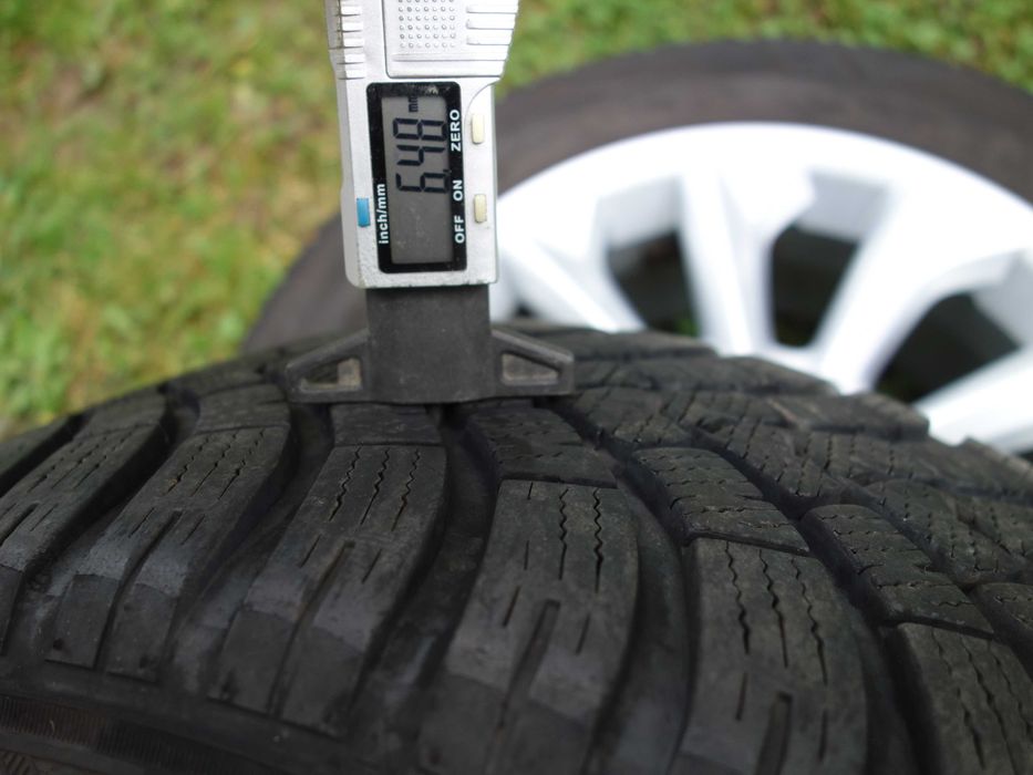 Koła Zimowe TOYOTA COROLLA E21 Camry AVENSIS AURIS 16'' Jak Nowe  TPMS