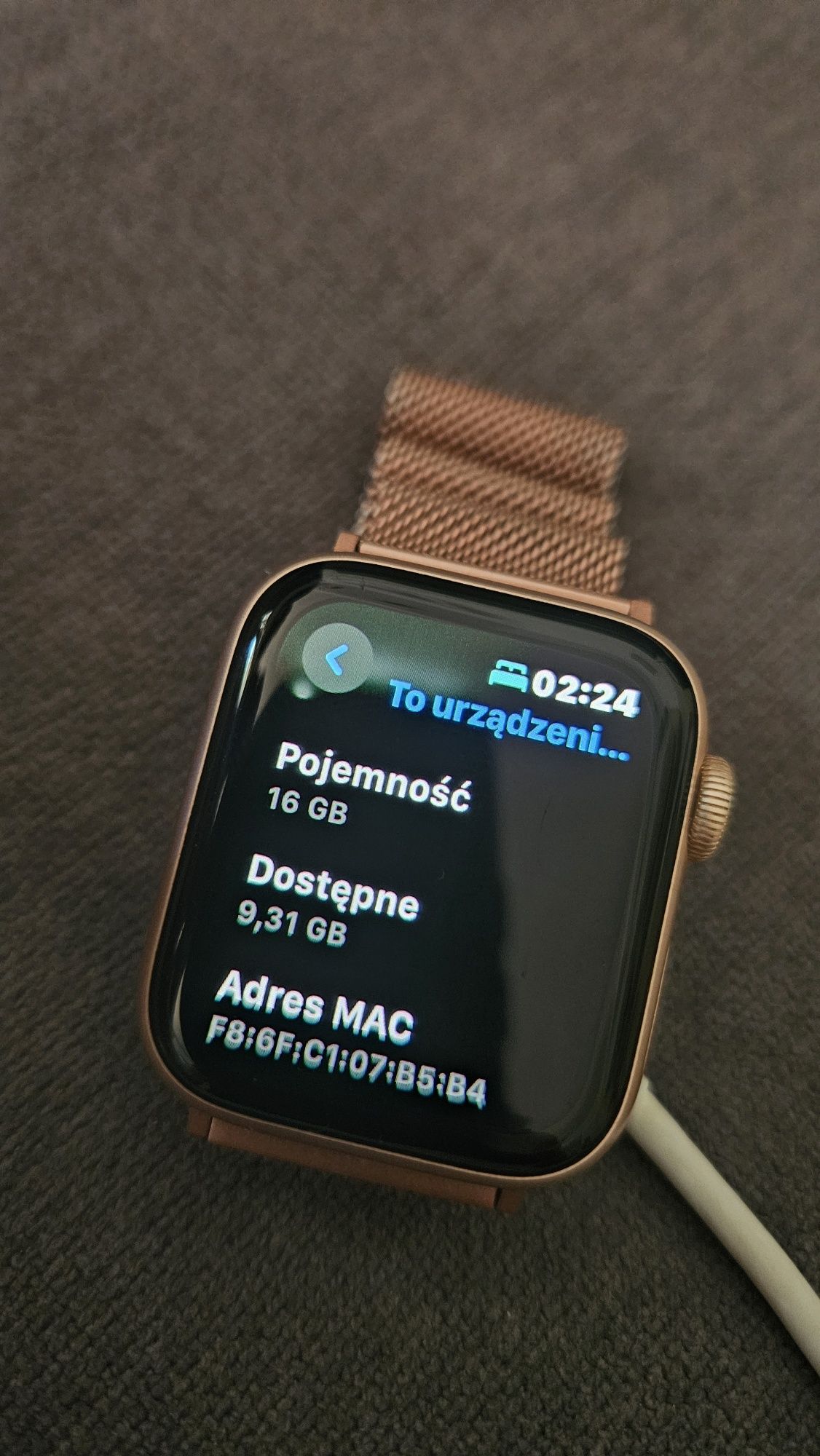 Apple Watch 4 series z GPS, plus trzy paski
