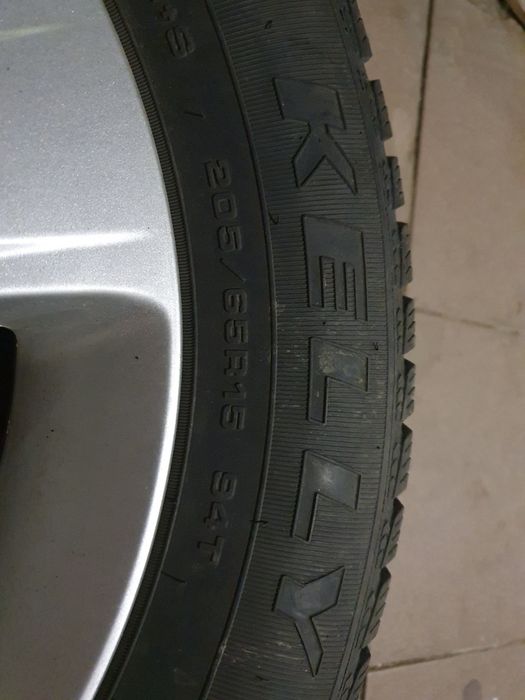 Диски з зимовивими шинами на Hunday