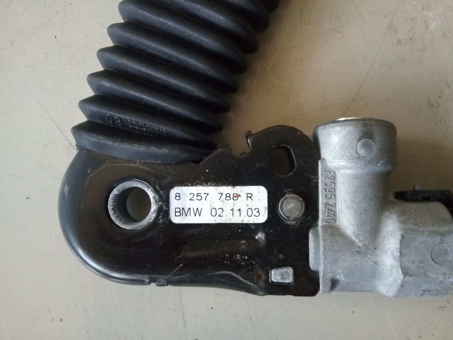 Encaixe de cinto frente direito BMW 3 (E46)