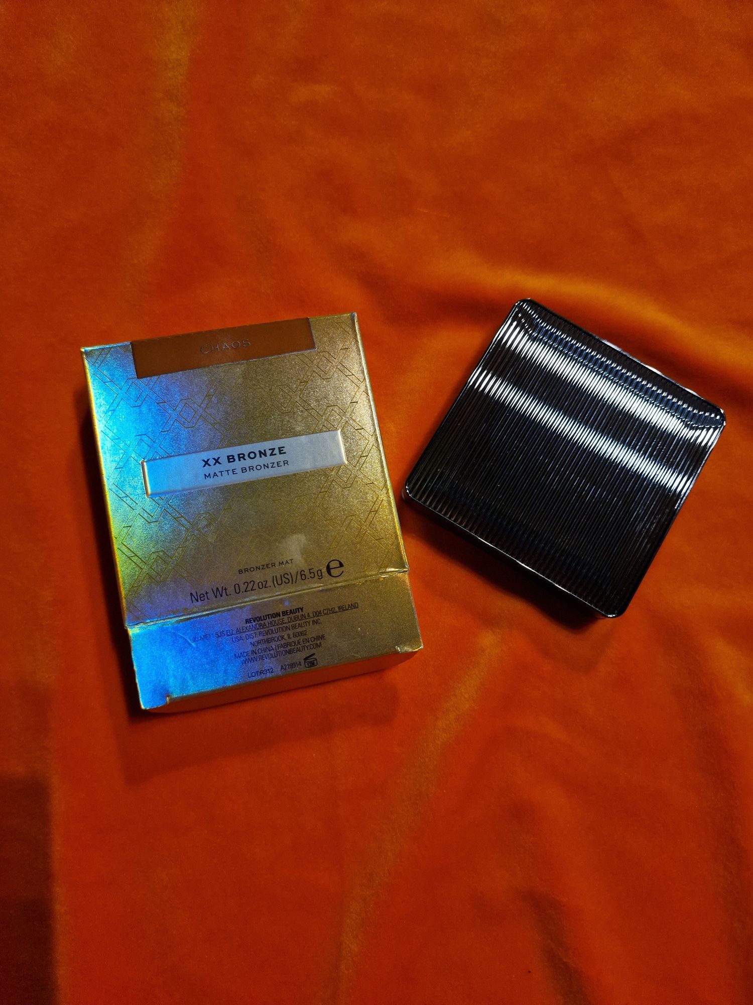 Revolution Bronze Bronzer do Twarzy Chaos