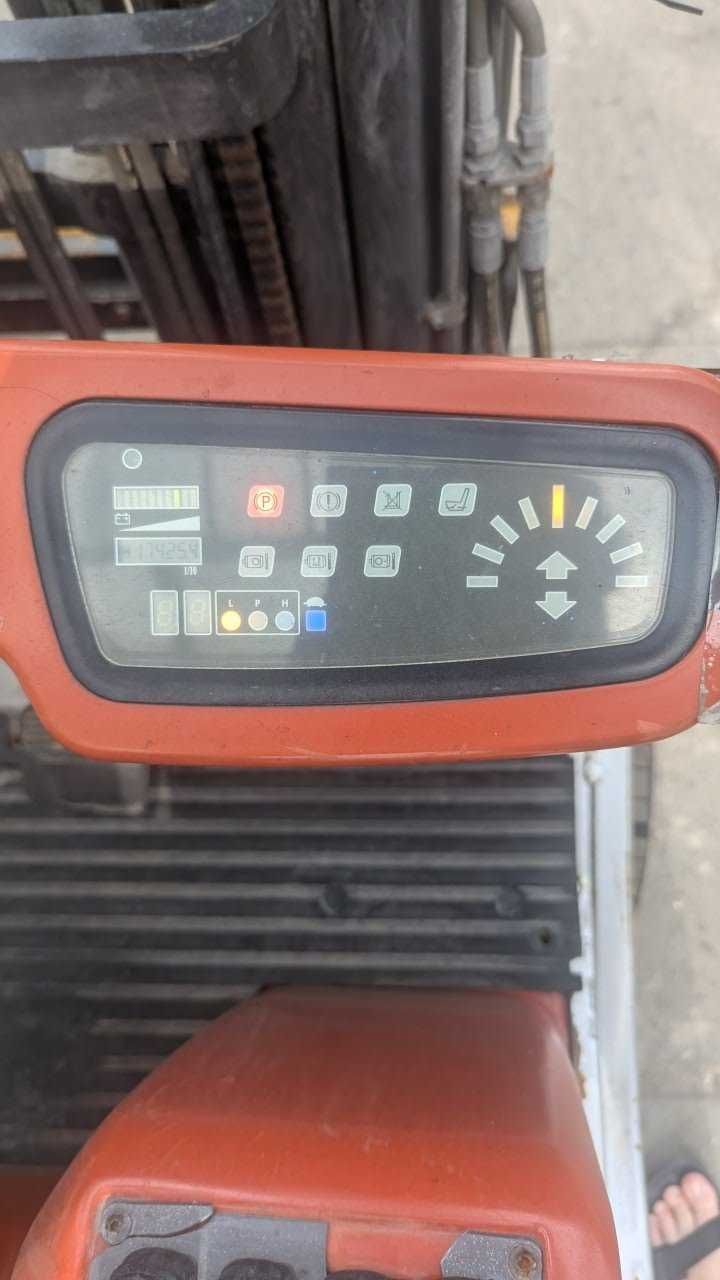 Навантажувач BT cbe15t