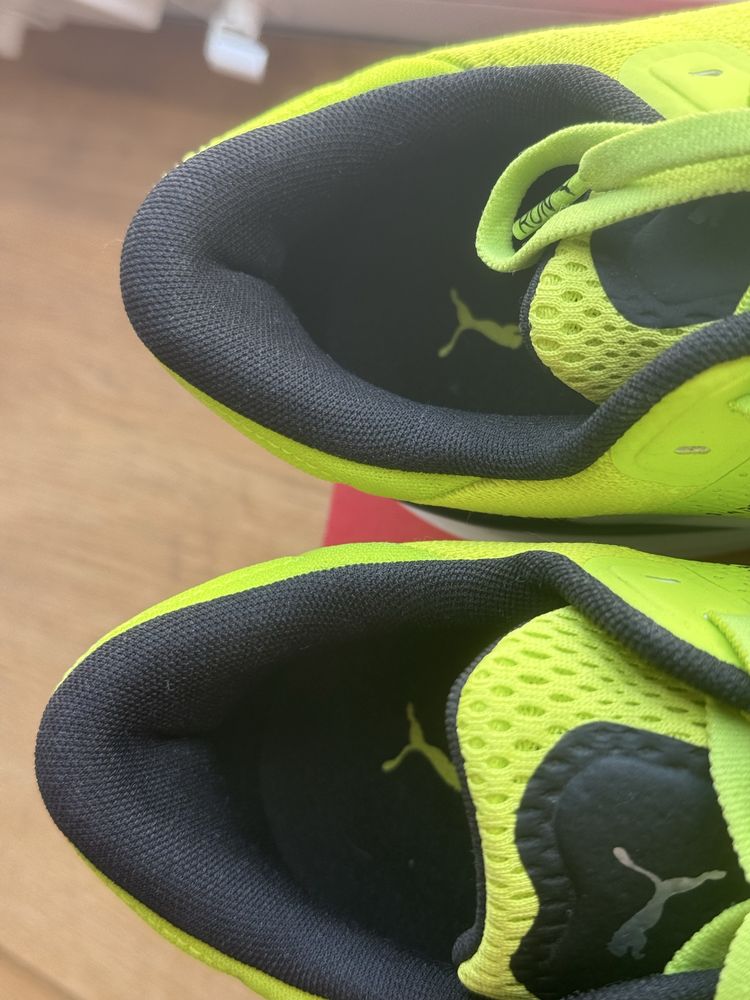 Чоловічі кросівки для бігу Puma Magnify Nitro 2