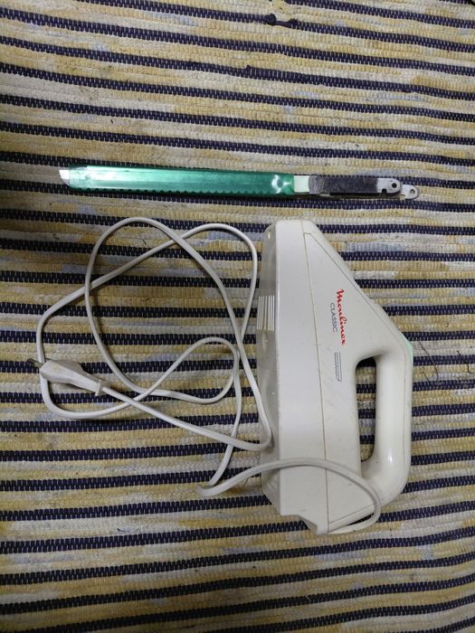 Faca elétrica em bom estado geral a funcionar