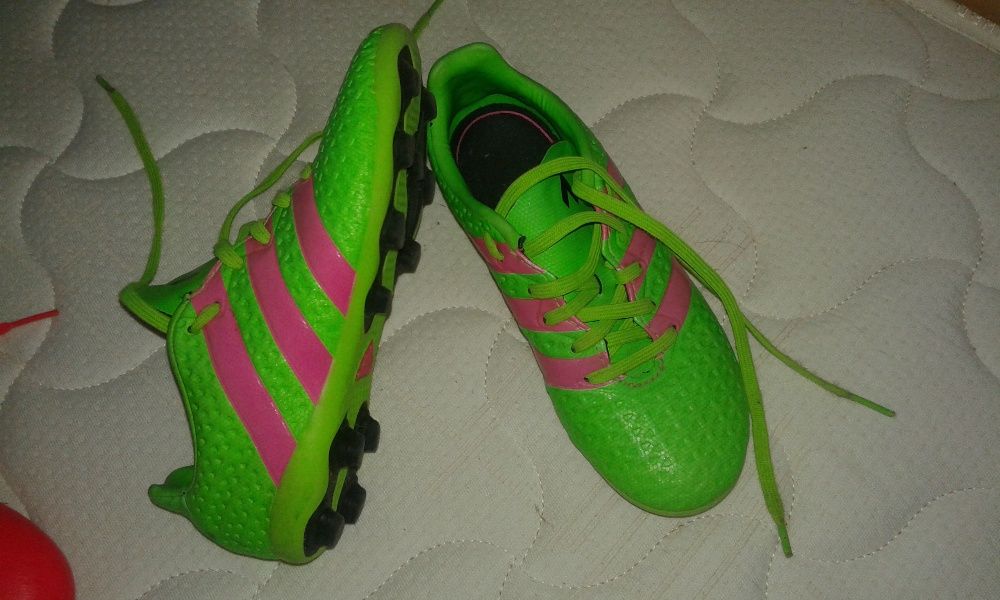 Chuteiras Adidas 31/5