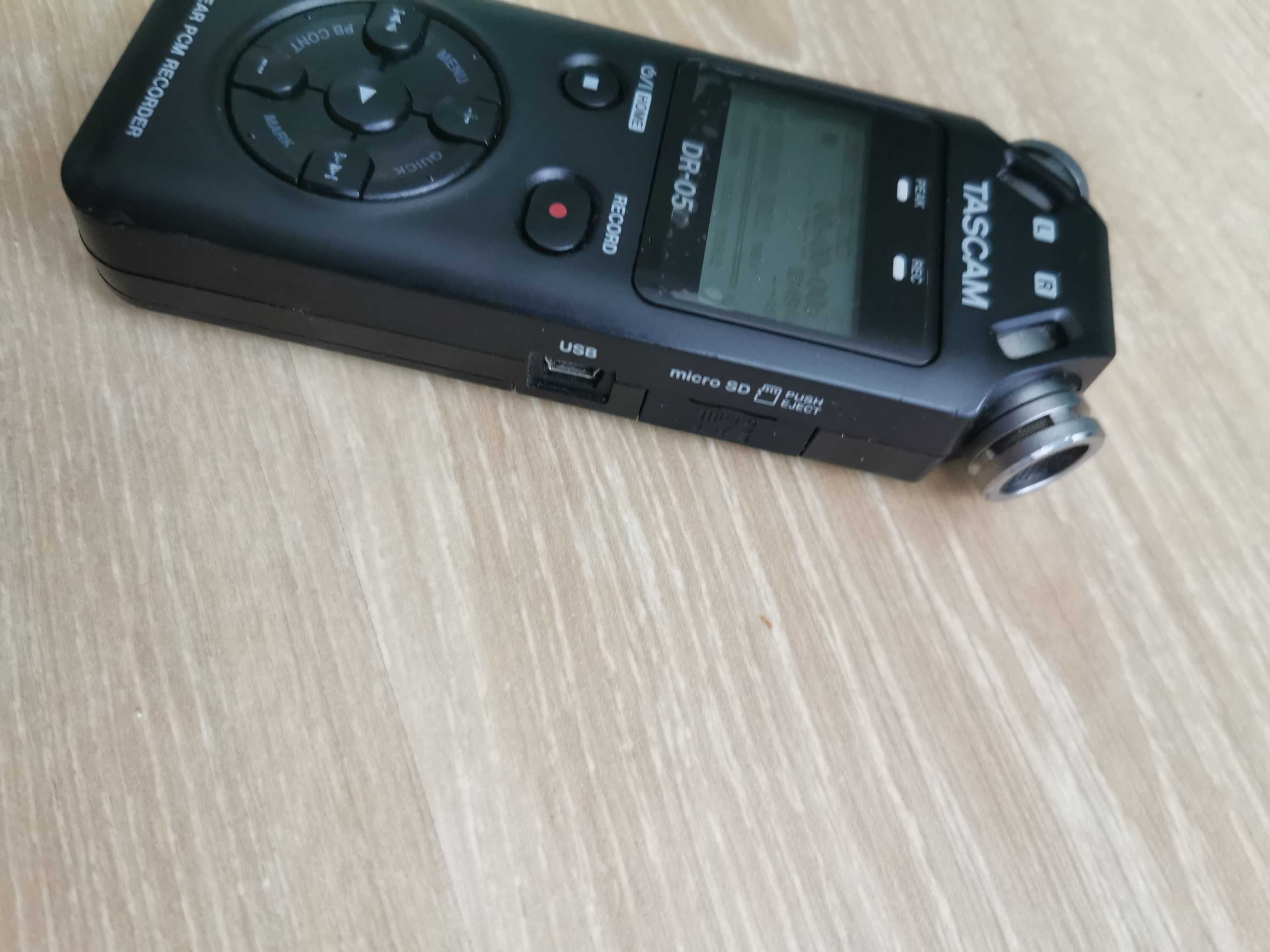 Rejestrator dźwięku Tascam DR-05