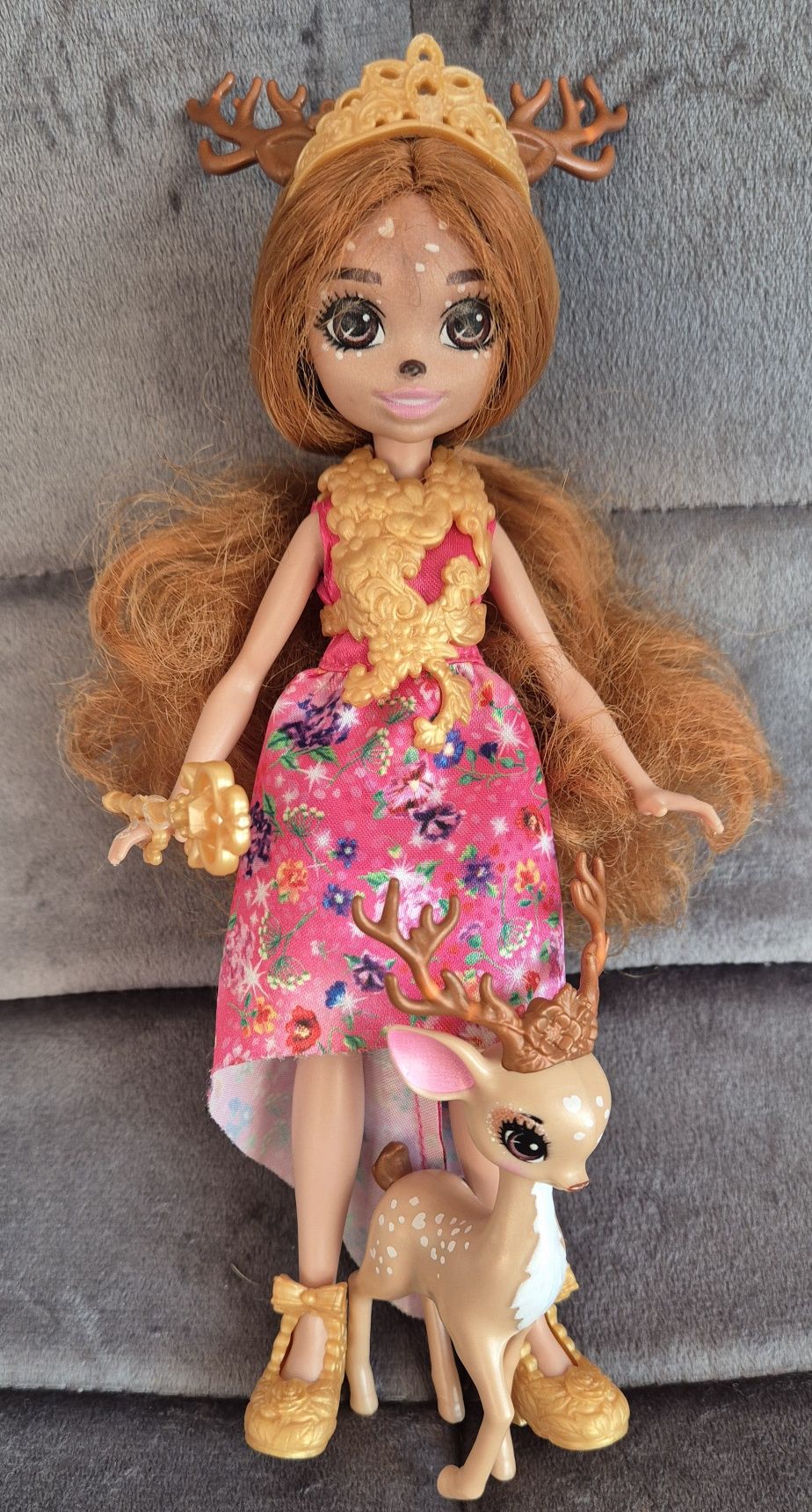 Enchantimals Royal Lalka Królowa Queen Daviana Jelonek Grassy Mattel