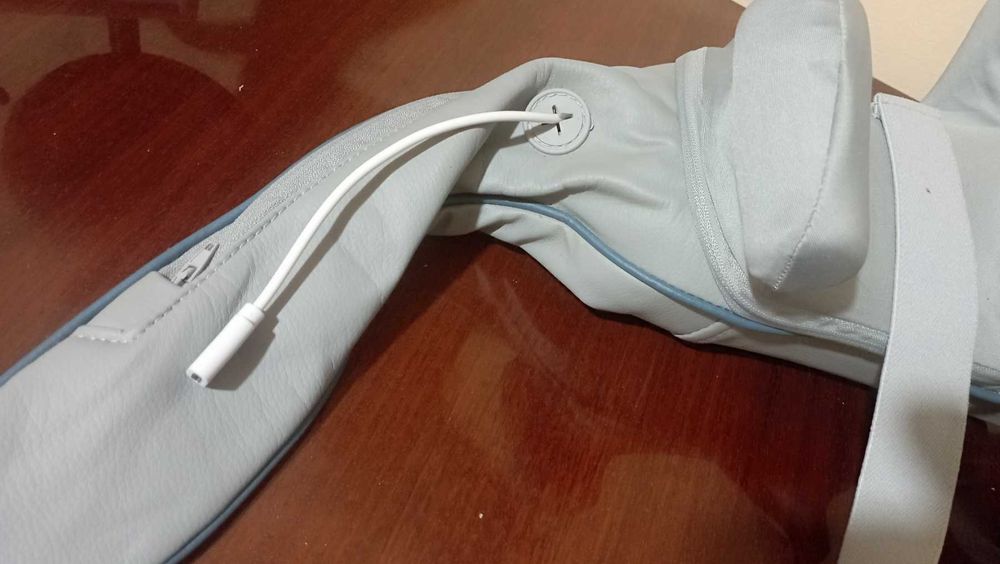 Масажер для спини та шиї