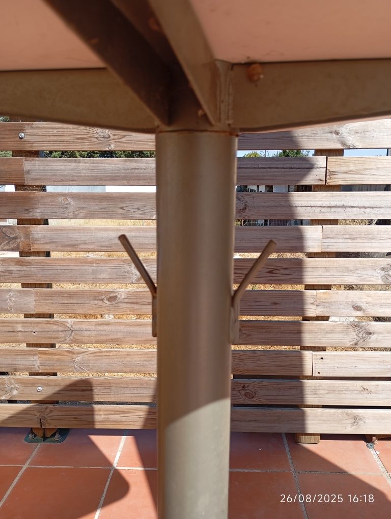 Mesa alta de exterior