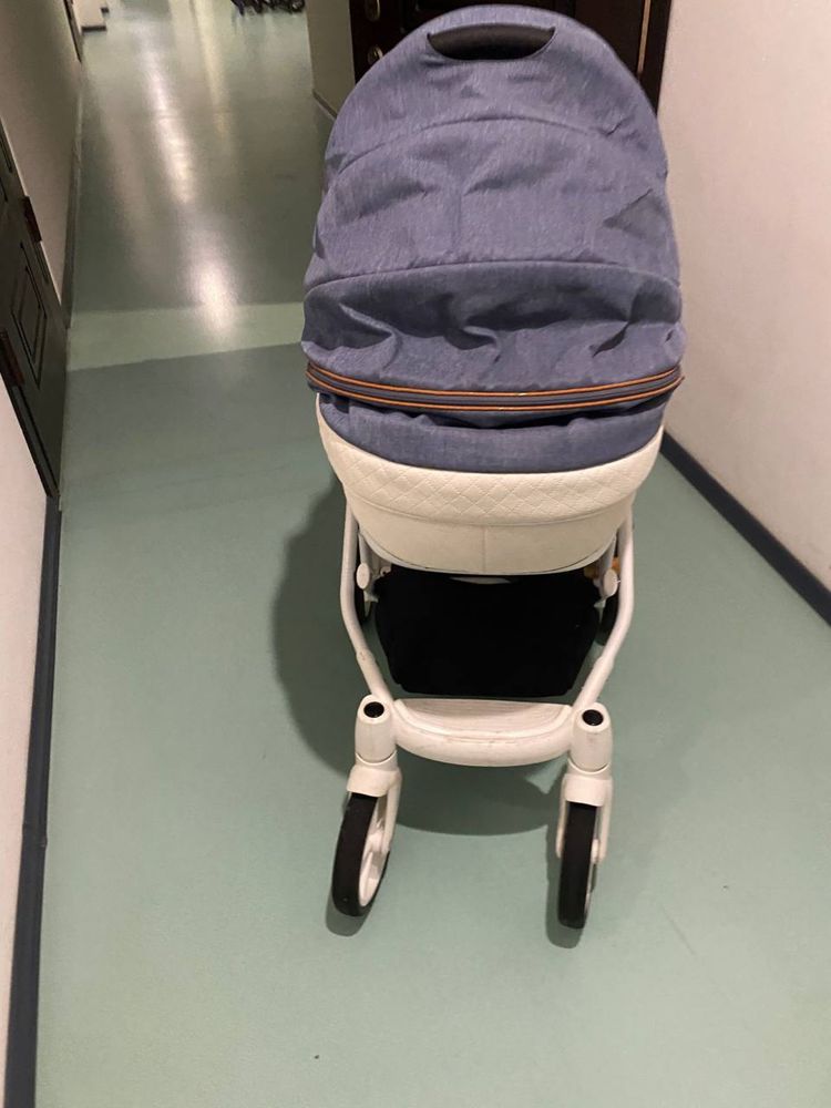 Продам детскую коляску 2 в 1