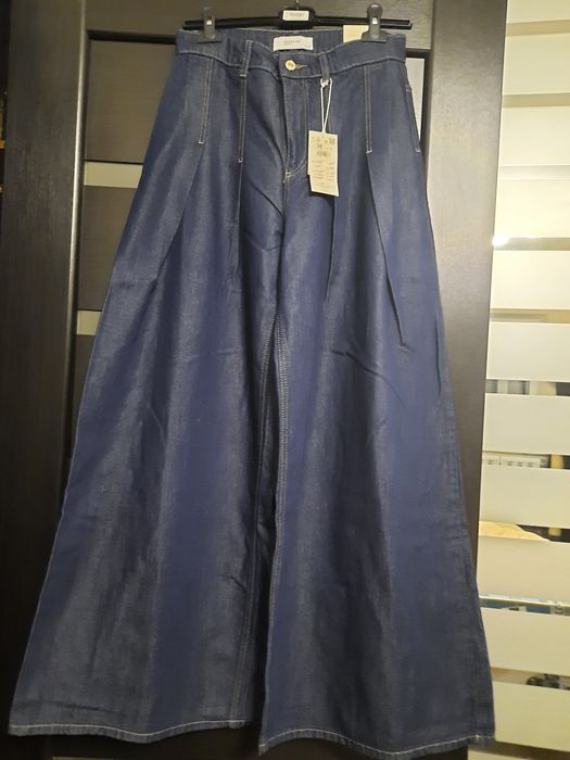 Джинси-кльош бренду RESERVED