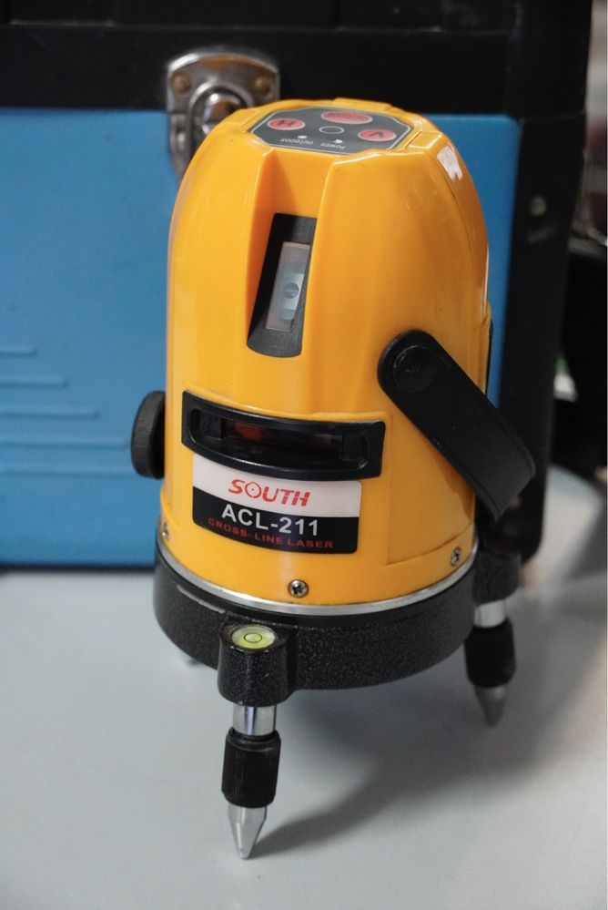 Laser liniowo-krzyżowy budowlany SOUTH ACL-211 poziomica niwelator