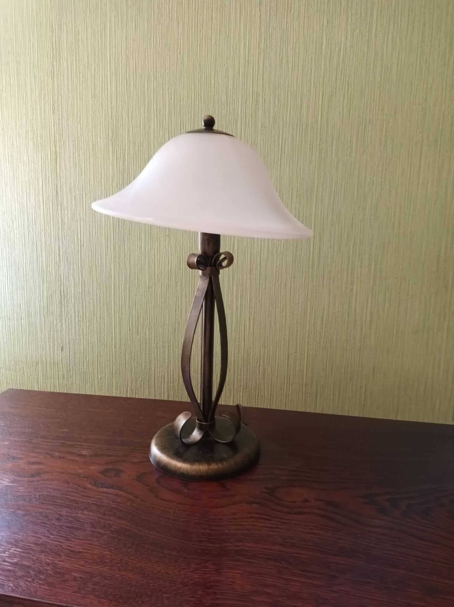 Lampa stojąca styl retro