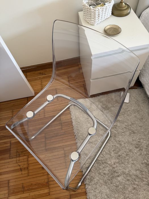 Cadeira Transparente
