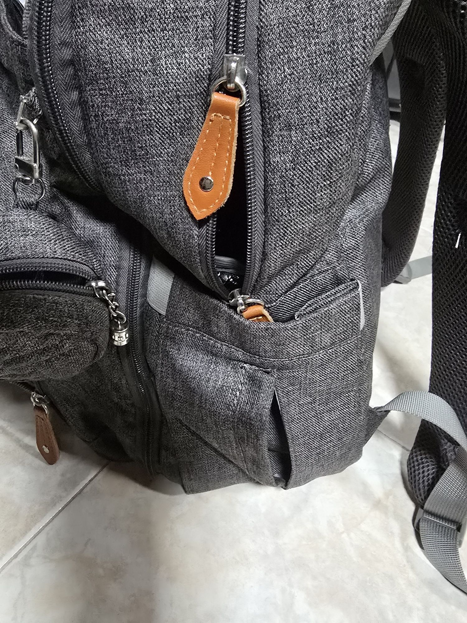 Mochila de alta qualidade e muito versátil para bebé