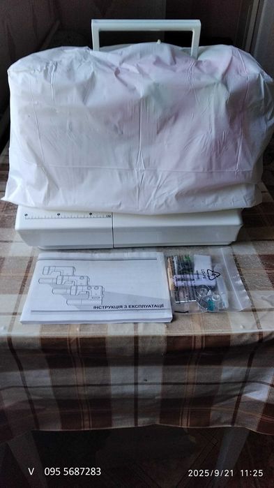 Нова швейна машина  MINERVA  F230