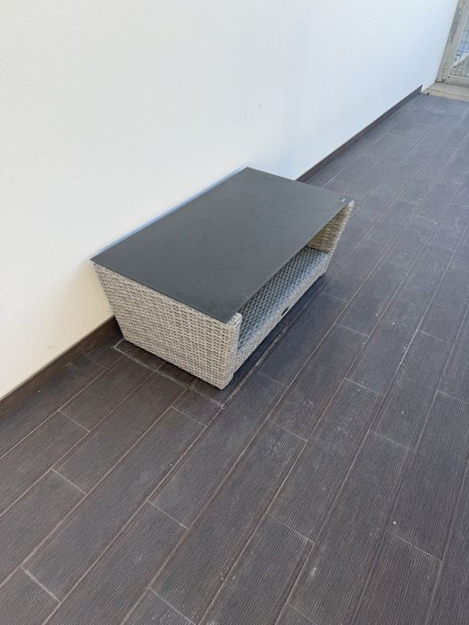 Sofas e mesa jardim