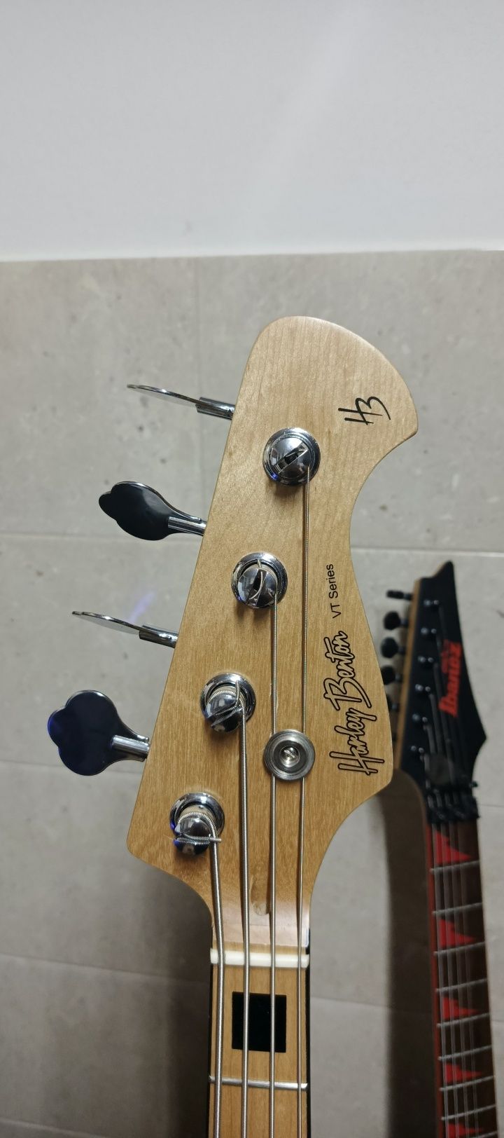 zestaw gitara basowa i wzmacniacz Harley Benton