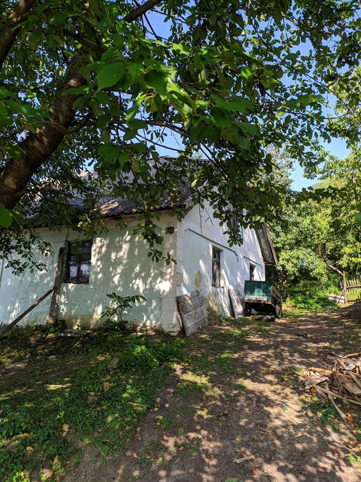 Продаж не житлового будинку із земельною ділянкою 0.5 га.