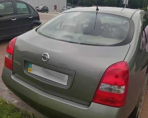 Nissan Primera P12