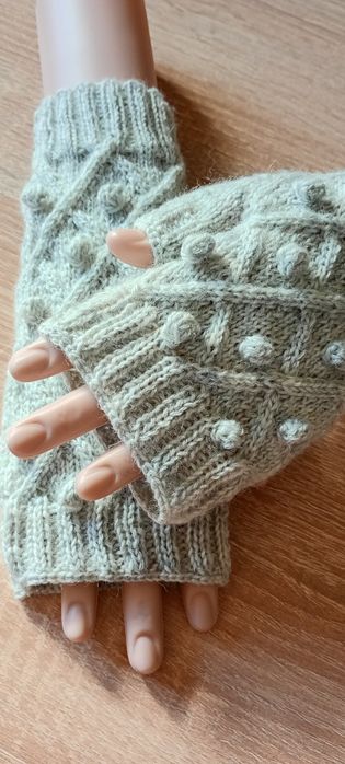 Wełniane rękawiczki bez palców. Mitenki damskie.