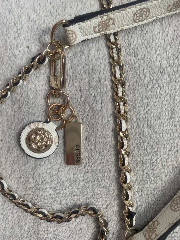 Listonoszka guess