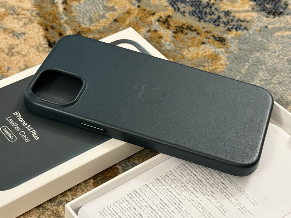 Apple Leather Case Forest Green MPPA3ZM/A oryg. etui na iPhone 14+