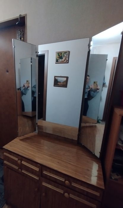 Подарю трюмо с тремя зеркалами
