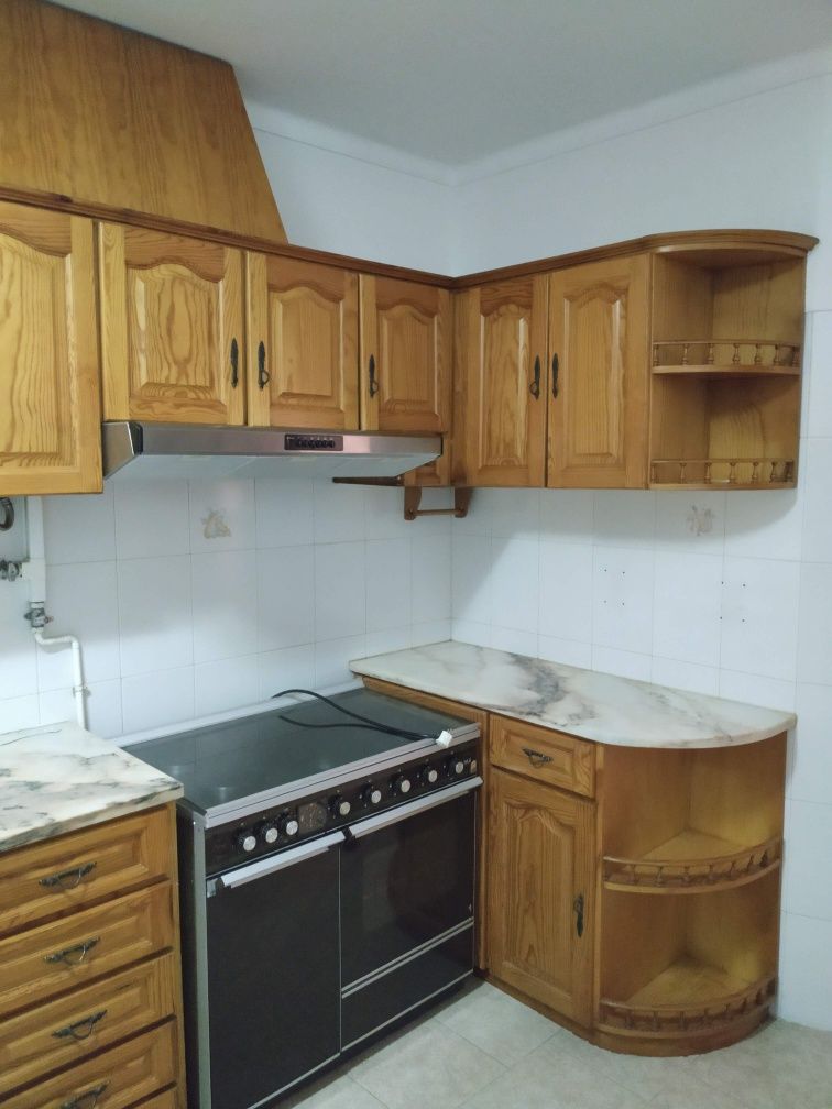Móveis de Cozinha em Pinho