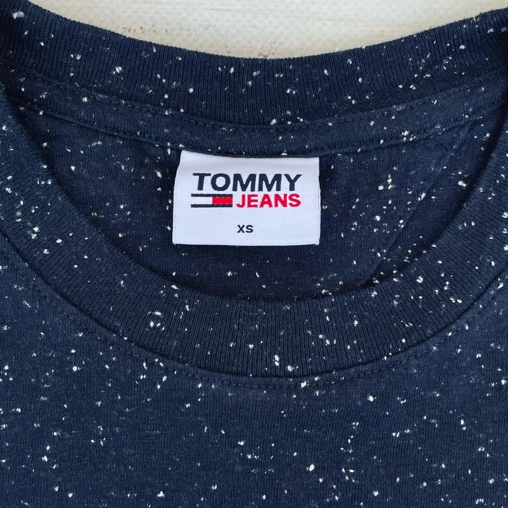 Стильна жіноча футболка топ Tommy Hilfiger оригінал XS-S