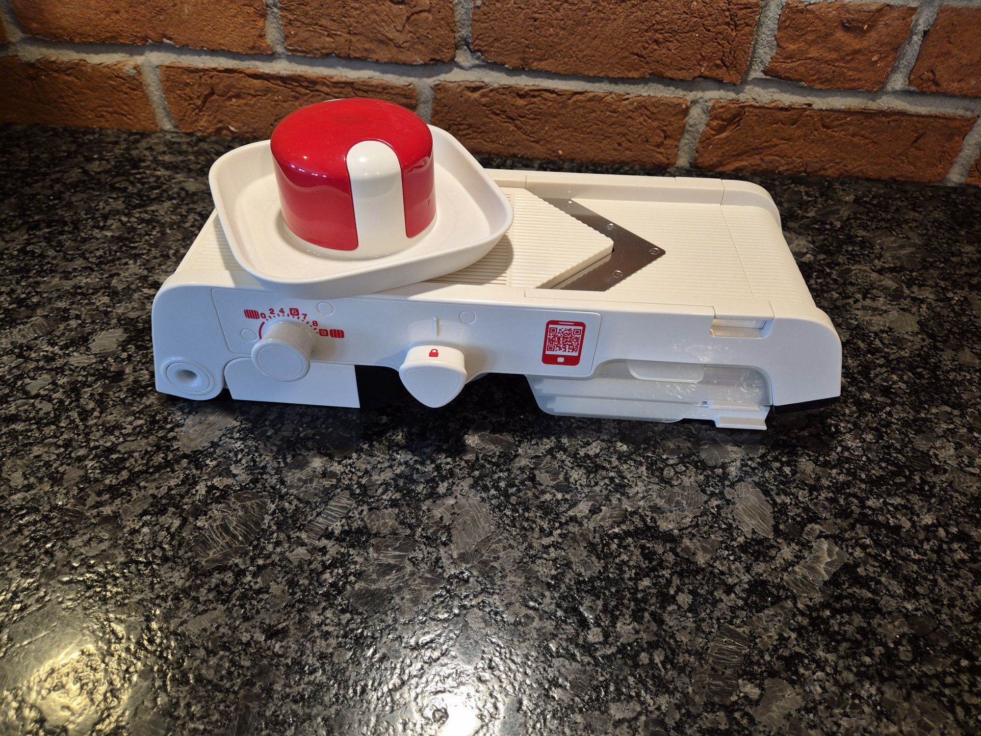 Mandolina, multiszatkownica, szatkownica ręczna Tupperware