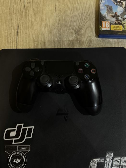 PlayStation 4 slim 500 GB