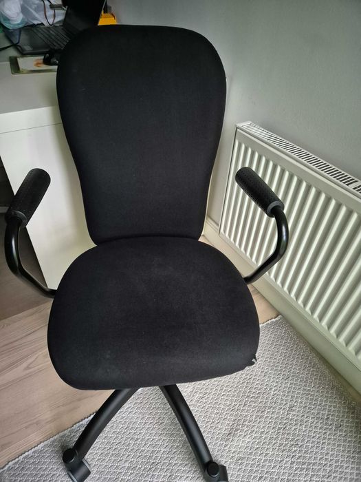 Fotel czarny obrotowy Nominell z IKEA