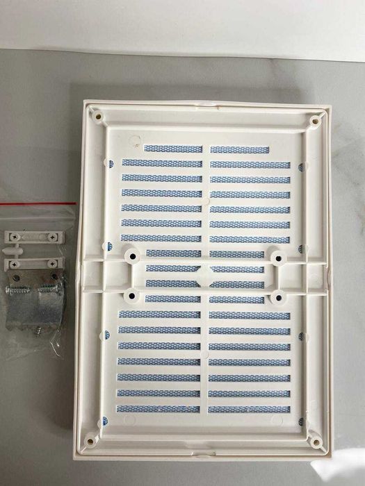 Решітка вентиляційна НК 250х180 з жалюзі