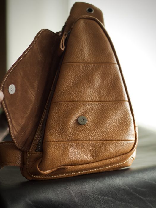 Шкіряна сумка на грудь. чоловіча бананка через плече Слінг