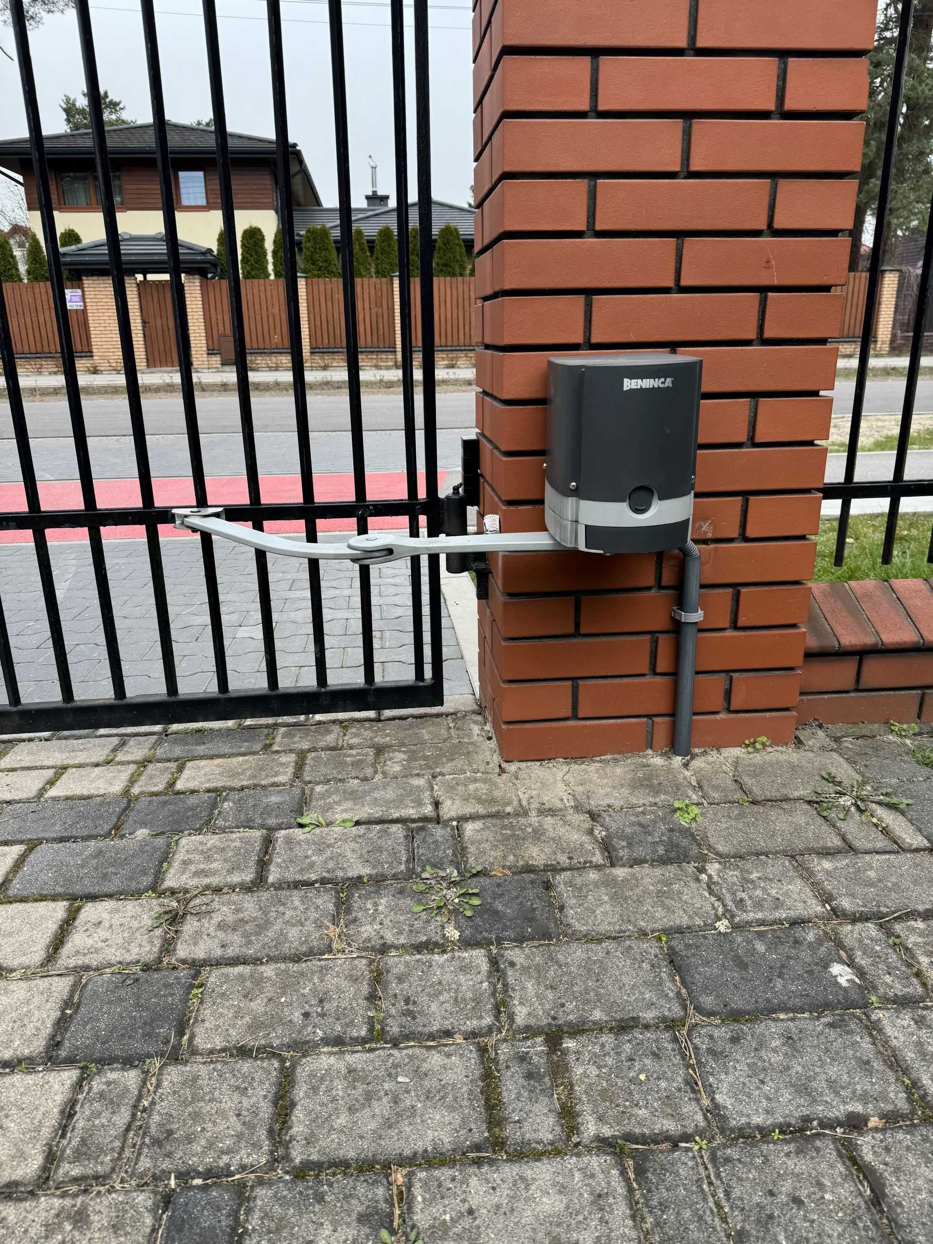 Montaż monitoringu do domu i biura. Instalacja kamer, wideodomofonów