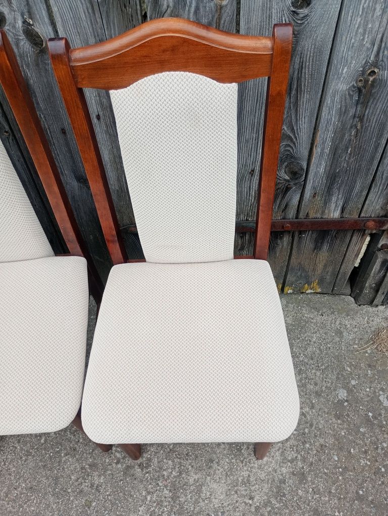 Krzesła praktycznie nowe